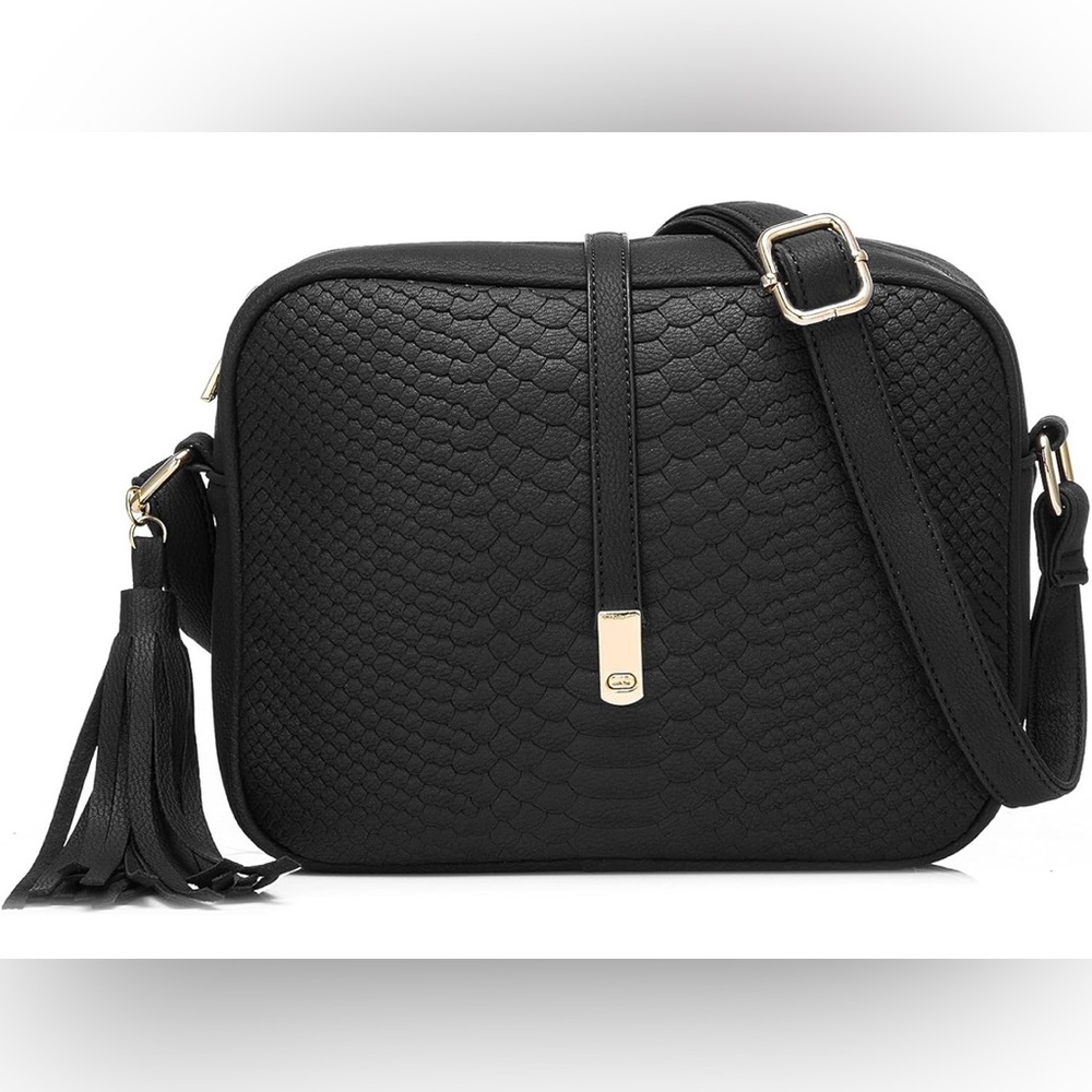 Black snake skin crossbody pursue
